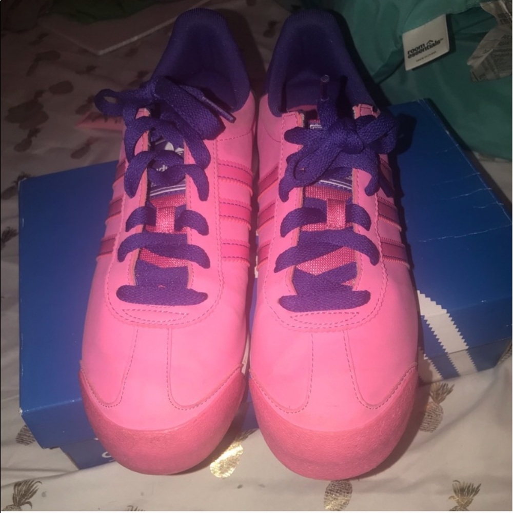 Adidas samoas